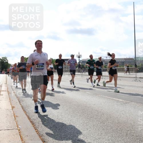 29.06.2025 - hella hamburg halbmarathon Lena Gebhardt http://msf.ph/oto/8357169 29.06.2025 10:01:26 Lombardsbrücke 0000, 7287, 3425, 8691, 1130, 1329, 1387, 1420, 1464, 1653, 1722, 1724, 1726, 1729, 2006, 2091, 2167, 2354, 2363, 2490, 2591, 2806, 2936, 2957, 3039, 3199, 3425, 3625, 3663, 3740, 4068, 4238, 4249, 4319, 4322, 4370, 4649, 4663, 4708, 5547, 5570, 5675, 6087, 6147, 6281, 0000, 6302, 6487, 6531, 6591, 6835, 6921, 6924, 7287, 7658, 7846, 8030, 8045, 8046, 8191, 8392, 8578, 8691, 8822, 8926, 9932, 10188, 10281, 10301, 10383, 10576, 10915, 11043, 11465 meine-sportfotos.de