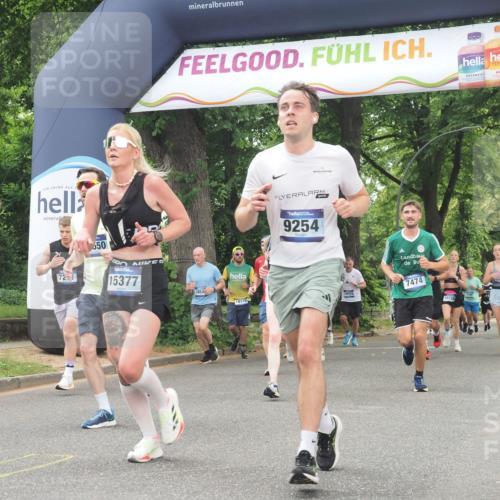 29.06.2025 - hella hamburg halbmarathon KatJ http://msf.ph/oto/8357180 29.06.2025 10:52:03 Zwischen KM18-KM19 4146, 4613, 7271, 7474 meine-sportfotos.de