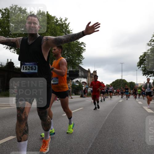 29.06.2025 - hella hamburg halbmarathon Yannick Fuchs http://msf.ph/oto/8357222 29.06.2025 10:53:05 20KM 1285, 1642, 1946, 1951, 2006, 2027, 2348, 2584, 2677, 2855, 2957, 2978, 3181, 3983, 4088, 4592, 5084, 5347, 5633, 6202, 6208, 6636, 6997, 7031, 7223, 7476, 8290, 8929, 9655, 10036, 10759, 10943, 11938, 12633, 13407, 13583, 14375, 14567, 14631, 14902, 14914, 14965, 15232, 15240, 15263, 15284, 15824, 16160, 16341, 16563, 16910, 17017, 17346, 17503, 17630, 18112, 18153, 18232, 18266, 18327, 18954, 19015, 19160 meine-sportfotos.de