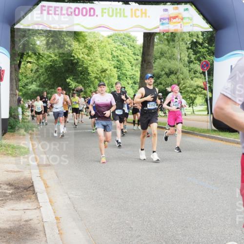29.06.2025 - hella hamburg halbmarathon MichiJ http://msf.ph/oto/8357239 29.06.2025 10:42:07 Zwischen KM18-KM19 1193, 1506, 2252, 3652, 4231, 6355, 6433, 7221, 10368, 10376, 11499, 12483, 15484, 15854, 16879, 18181 meine-sportfotos.de