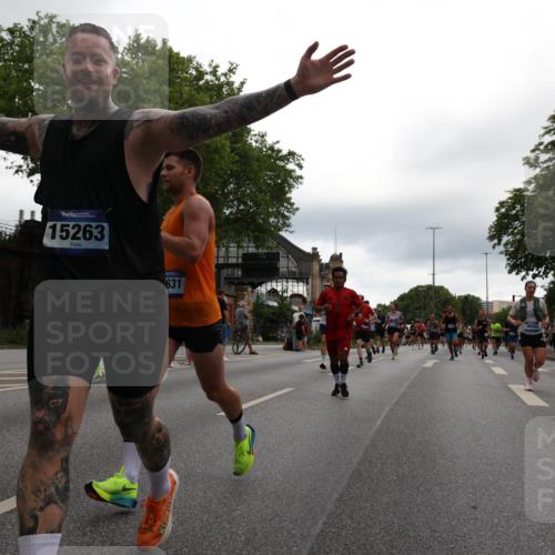 29.06.2025 - hella hamburg halbmarathon Yannick Fuchs http://msf.ph/oto/8357272 29.06.2025 10:53:05 20KM 1285, 1642, 1946, 1951, 2006, 2027, 2348, 2584, 2677, 2855, 2957, 2978, 3181, 3983, 4088, 4592, 5084, 5347, 5633, 6202, 6208, 6636, 6997, 7031, 7223, 7476, 8290, 8929, 9655, 10036, 10759, 10943, 11938, 12633, 13407, 13583, 14375, 14567, 14631, 14902, 14914, 14965, 15232, 15240, 15263, 15284, 15824, 16160, 16341, 16563, 16910, 17017, 17346, 17503, 17630, 18112, 18153, 18232, 18266, 18327, 18954, 19015, 19160 meine-sportfotos.de