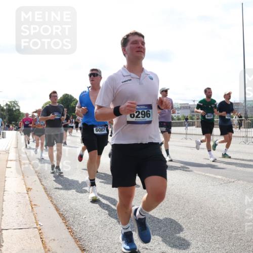 29.06.2025 - hella hamburg halbmarathon Lena Gebhardt http://msf.ph/oto/8357296 29.06.2025 10:01:27 Lombardsbrücke 5575, 602, 6087, 0000, 8691, 1486, 1130, 1329, 1387, 1420, 1464, 1653, 1722, 1724, 1726, 1729, 1940, 2006, 2091, 2167, 2354, 2363, 2490, 2591, 2806, 2936, 2957, 3039, 3199, 3425, 3625, 3663, 4068, 4238, 4249, 4319, 4322, 4370, 4649, 4663, 5547, 5570, 5675, 6087, 6281, 0000, 6302, 6487, 6531, 6591, 6835, 6921, 6924, 7287, 7658, 7846, 8030, 8045, 8046, 8191, 8392, 8578, 8691, 8822, 8926, 9932, 10188, 10281, 10301, 10383, 10576, 10915, 11043, 11465 meine-sportfotos.de