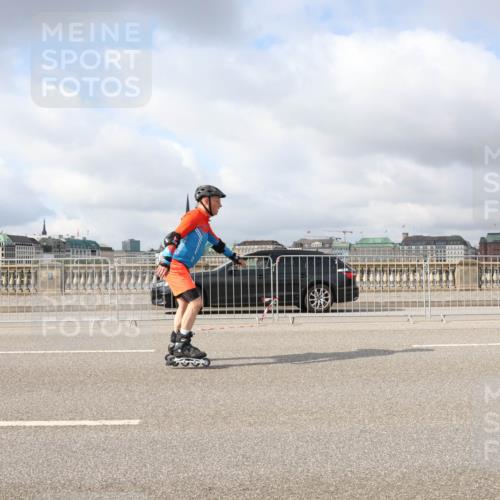 29.06.2025 - hella hamburg halbmarathon Lena Gebhardt http://msf.ph/oto/8357363 29.06.2025 09:09:32 Lombardsbrücke  meine-sportfotos.de