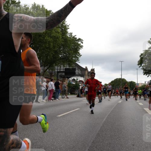 29.06.2025 - hella hamburg halbmarathon Yannick Fuchs http://msf.ph/oto/8357394 29.06.2025 10:53:05 20KM 1285, 1642, 1946, 1951, 2006, 2027, 2348, 2584, 2677, 2855, 2957, 2978, 3181, 3983, 4088, 4592, 5084, 5347, 5633, 6202, 6208, 6636, 6997, 7031, 7223, 7476, 8290, 8929, 9655, 10036, 10759, 10943, 11938, 12633, 13407, 13583, 14375, 14567, 14631, 14902, 14914, 14965, 15232, 15240, 15263, 15284, 15824, 16160, 16341, 16563, 16910, 17017, 17346, 17503, 17630, 18112, 18153, 18232, 18266, 18327, 18954, 19015, 19160 meine-sportfotos.de