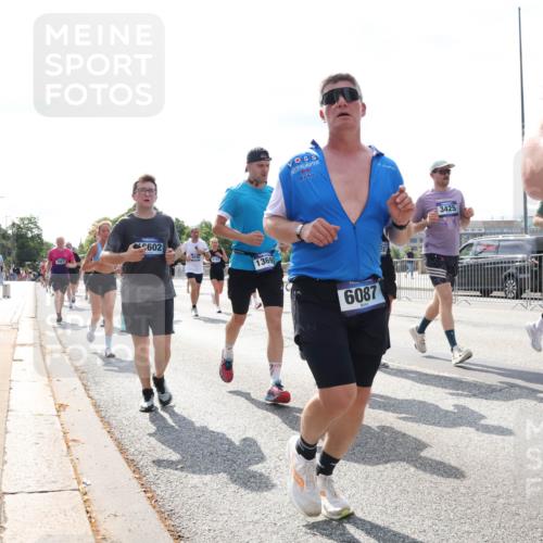 29.06.2025 - hella hamburg halbmarathon Lena Gebhardt http://msf.ph/oto/8357496 29.06.2025 10:01:28 Lombardsbrücke 602, 1369, 6087, 3425, 1829, 8691, 1130, 1184, 1329, 1387, 1420, 1464, 1653, 1722, 1724, 1726, 1729, 1940, 2006, 2091, 2167, 2354, 2363, 2490, 2591, 2806, 2936, 2957, 3039, 3199, 3425, 3625, 3663, 4068, 4238, 4249, 4319, 4322, 4370, 4649, 4663, 5547, 5570, 5602, 5603, 5675, 6087, 6281, 0000, 6302, 6487, 6531, 6591, 6835, 6921, 6924, 7287, 7658, 7846, 8030, 8045, 8046, 8191, 8392, 8578, 8691, 8822, 8926, 9932, 10188, 10281, 10301, 10383, 10576, 10915, 11043, 11465 meine-sportfotos.de