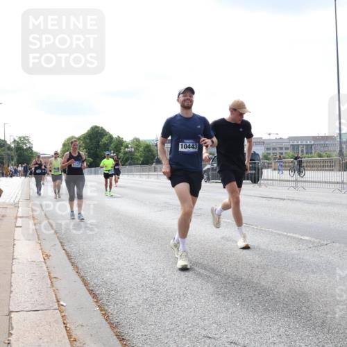 29.06.2025 - hella hamburg halbmarathon Lena Gebhardt http://msf.ph/oto/8357541 29.06.2025 10:13:57 Lombardsbrücke 1131, 10443, 1131, 1194, 1480, 1890, 2055, 2359, 2721, 2904, 2987, 4001, 4032, 4795, 4950, 4962, 5232, 5546, 5631, 5719, 6026, 6287, 6710, 6717, 6724, 7446, 7447, 7462, 7913, 8001, 8057, 8279, 8673, 9128, 9631, 9845, 9886, 10442, 10443, 10977, 11441, 11987, 12313, 12797, 12928, 12929, 12938, 13285, 13788, 13928, 15085, 15482, 15663, 15721, 15722, 15840, 16491, 17439, 17472, 17985, 18041, 18231, 18236, 18239 meine-sportfotos.de