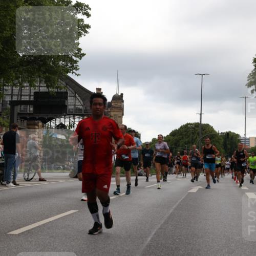 29.06.2025 - hella hamburg halbmarathon Yannick Fuchs http://msf.ph/oto/8357616 29.06.2025 10:53:05 20KM 1285, 1642, 1946, 1951, 2006, 2027, 2348, 2584, 2677, 2855, 2957, 2978, 3181, 3983, 4088, 4592, 5084, 5347, 5633, 6202, 6208, 6636, 6997, 7031, 7223, 7476, 8290, 8929, 9655, 10036, 10759, 10943, 11938, 12633, 13407, 13583, 14375, 14567, 14631, 14902, 14914, 14965, 15232, 15240, 15263, 15284, 15824, 16160, 16341, 16563, 16910, 17017, 17346, 17503, 17630, 18112, 18153, 18232, 18266, 18327, 18954, 19015, 19160 meine-sportfotos.de