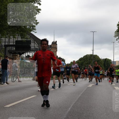 29.06.2025 - hella hamburg halbmarathon Yannick Fuchs http://msf.ph/oto/8357661 29.06.2025 10:53:05 20KM 1285, 1642, 1946, 1951, 2006, 2027, 2348, 2584, 2677, 2855, 2957, 2978, 3181, 3983, 4088, 4592, 5084, 5347, 5633, 6202, 6208, 6636, 6997, 7031, 7223, 7476, 8290, 8929, 9655, 10036, 10759, 10943, 11938, 12633, 13407, 13583, 14375, 14567, 14631, 14902, 14914, 14965, 15232, 15240, 15263, 15284, 15824, 16160, 16341, 16563, 16910, 17017, 17346, 17503, 17630, 18112, 18153, 18232, 18266, 18327, 18954, 19015, 19160 meine-sportfotos.de