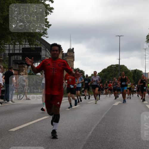 29.06.2025 - hella hamburg halbmarathon Yannick Fuchs http://msf.ph/oto/8357796 29.06.2025 10:53:06 20KM 1285, 1642, 1946, 1951, 2006, 2027, 2348, 2584, 2677, 2855, 2957, 2978, 3181, 3279, 3983, 4088, 4592, 5084, 5347, 5633, 5885, 6202, 6208, 6220, 6636, 6997, 7031, 7223, 7476, 8290, 8929, 9655, 10036, 10759, 10943, 11935, 11938, 12633, 13407, 13583, 14375, 14567, 14631, 14902, 14914, 14965, 15232, 15240, 15263, 15284, 15824, 16160, 16341, 16563, 16910, 17017, 17346, 17503, 17630, 18112, 18153, 18232, 18266, 18327, 18954, 19015, 19160 meine-sportfotos.de