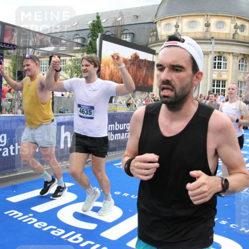 29.06.2025 - hella hamburg halbmarathon Michael Strokosch http://msf.ph/oto/8357813 29.06.2025 10:54:30 Ziel 1442, 3426, 3794, 4635, 4868, 6511, 6512, 7129, 8772, 11009, 11797, 11799, 12321, 12362, 15146, 16327, 19067 meine-sportfotos.de