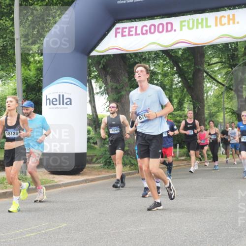 29.06.2025 - hella hamburg halbmarathon KatJ http://msf.ph/oto/8357826 29.06.2025 10:52:11 Zwischen KM18-KM19 1186, 1229, 1885, 2490, 5073, 6706, 7474, 7907 meine-sportfotos.de