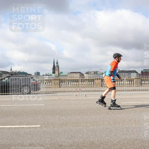 29.06.2025 - hella hamburg halbmarathon Lena Gebhardt http://msf.ph/oto/8357832 29.06.2025 09:09:33 Lombardsbrücke  meine-sportfotos.de