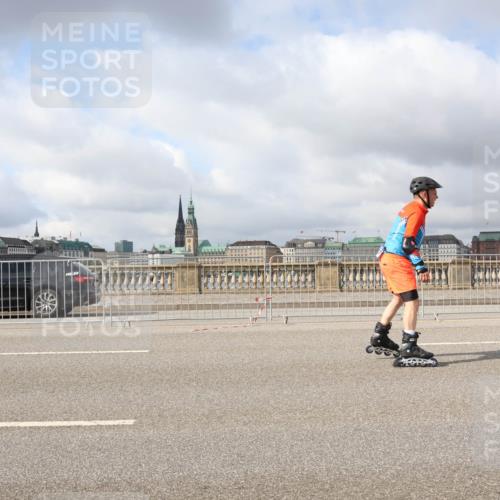 29.06.2025 - hella hamburg halbmarathon Lena Gebhardt http://msf.ph/oto/8357912 29.06.2025 09:09:33 Lombardsbrücke  meine-sportfotos.de