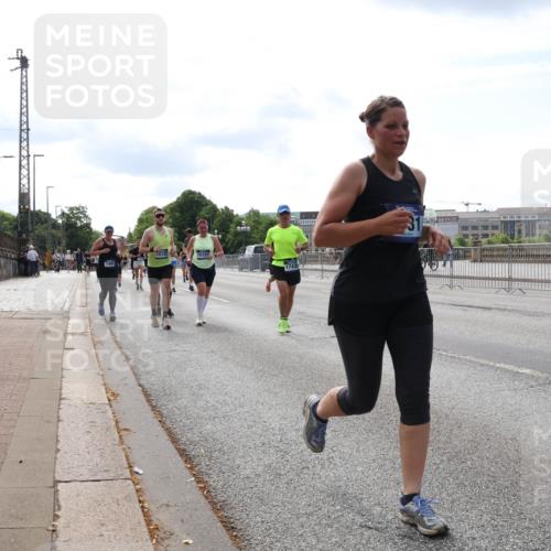 29.06.2025 - hella hamburg halbmarathon Lena Gebhardt http://msf.ph/oto/8357919 29.06.2025 10:14:00 Lombardsbrücke 1480, 15722, 1131, 1194, 1480, 1890, 2055, 2359, 2721, 2904, 2987, 3939, 4001, 4032, 4795, 4962, 5232, 5631, 5719, 6026, 6287, 6710, 6717, 6724, 7442, 7462, 7913, 7991, 8001, 8057, 8279, 8409, 8673, 9128, 9631, 9845, 9886, 10442, 10443, 10977, 11441, 11987, 12313, 12797, 12928, 12929, 12938, 13285, 13788, 15085, 15482, 15663, 15721, 15722, 15840, 16491, 17439, 17472, 17985, 18041, 18231, 18236, 18239 meine-sportfotos.de