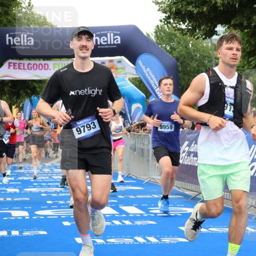 29.06.2025 - hella hamburg halbmarathon Strokosch-Dieckow http://msf.ph/oto/8357956 29.06.2025 10:51:49 Ziel 2396, 2818, 2823, 2880, 4297, 5102, 6286, 7224, 8710, 8819, 8856, 9793, 9959, 12224, 13799, 15427, 15690, 15727, 15831, 15899, 16907, 17682, 17815, 17962, 19053, 19137 meine-sportfotos.de