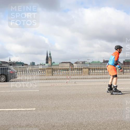 29.06.2025 - hella hamburg halbmarathon Lena Gebhardt http://msf.ph/oto/8357986 29.06.2025 09:09:33 Lombardsbrücke  meine-sportfotos.de