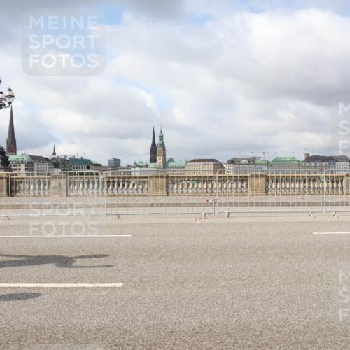 29.06.2025 - hella hamburg halbmarathon Lena Gebhardt http://msf.ph/oto/8358031 29.06.2025 09:09:35 Lombardsbrücke  meine-sportfotos.de