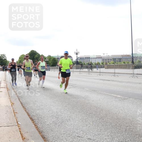 29.06.2025 - hella hamburg halbmarathon Lena Gebhardt http://msf.ph/oto/8358097 29.06.2025 10:14:00 Lombardsbrücke 15722, 1480, 15721, 1743, 1131, 1194, 1480, 1890, 2055, 2359, 2721, 2904, 2987, 3939, 4001, 4032, 4795, 4962, 5232, 5631, 5719, 6026, 6287, 6710, 6717, 6724, 7442, 7462, 7913, 7991, 8001, 8057, 8279, 8409, 8673, 9128, 9631, 9845, 9886, 10442, 10443, 10977, 11441, 11987, 12313, 12797, 12928, 12929, 12938, 13285, 13788, 15085, 15482, 15663, 15721, 15722, 15840, 16491, 17439, 17472, 17985, 18041, 18231, 18236, 18239 meine-sportfotos.de