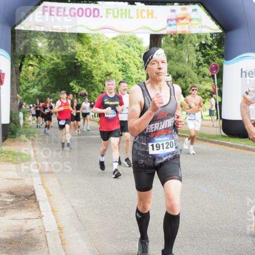 29.06.2025 - hella hamburg halbmarathon MichiJ http://msf.ph/oto/8358155 29.06.2025 10:42:19 Zwischen KM18-KM19 1125, 2474, 2612, 3037, 3794, 5672, 6443, 8863, 9562, 11309, 11568, 12858, 14845, 16008, 16009, 16327, 18741, 18759, 19047, 19120 meine-sportfotos.de