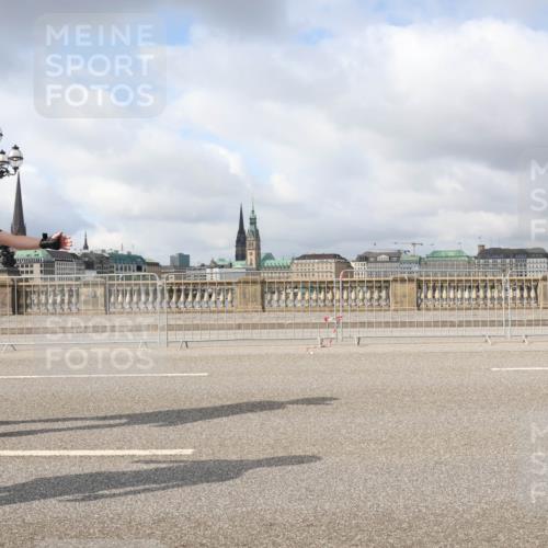 29.06.2025 - hella hamburg halbmarathon Lena Gebhardt http://msf.ph/oto/8358294 29.06.2025 09:09:36 Lombardsbrücke  meine-sportfotos.de