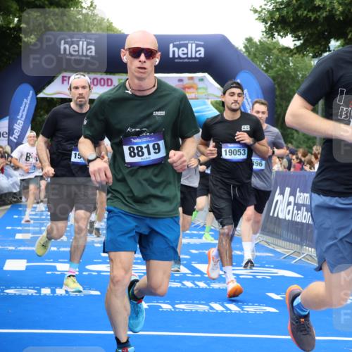 29.06.2025 - hella hamburg halbmarathon Strokosch-Dieckow http://msf.ph/oto/8358421 29.06.2025 10:51:45 Ziel 2396, 2818, 2823, 2880, 4297, 6286, 7224, 8710, 8819, 8856, 9793, 9959, 12224, 14012, 14458, 15427, 15496, 15727, 15831, 15899, 16907, 17682, 17815, 17962, 19020, 19053, 19137 meine-sportfotos.de