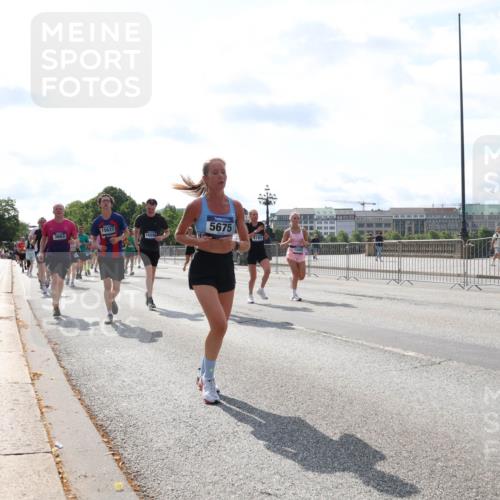 29.06.2025 - hella hamburg halbmarathon Lena Gebhardt http://msf.ph/oto/8358429 29.06.2025 10:01:29 Lombardsbrücke 15637, 3663, 5675, 8191, 1247, 1130, 1184, 1329, 1387, 1420, 1464, 1653, 1722, 1724, 1726, 1729, 1940, 2006, 2091, 2167, 2354, 2363, 2490, 2591, 2806, 2936, 2957, 3039, 3199, 3425, 3625, 3663, 4068, 4238, 4249, 4319, 4322, 4370, 4649, 4663, 5547, 5570, 5602, 5603, 5675, 6087, 6281, 0000, 6302, 6487, 6531, 6591, 6835, 6921, 6924, 7287, 7846, 8030, 8045, 8046, 8191, 8392, 8578, 8691, 8822, 8926, 9932, 10188, 10281, 10301, 10383, 10576, 10915, 11043, 11465 meine-sportfotos.de