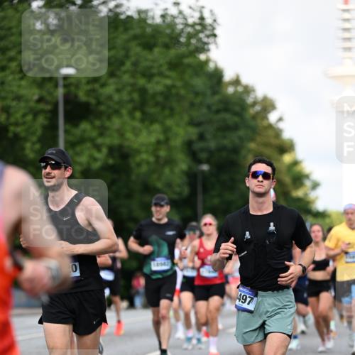 29.06.2025 - hella hamburg halbmarathon Dr. Thomas Lammeyer http://msf.ph/oto/8358553 29.06.2025 09:56:29 Kennedybrücke 1012, 1070, 1220, 1415, 1468, 1613, 1735, 1782, 2048, 2189, 2233, 2590, 2970, 3021, 3098, 3109, 3124, 3304, 3907, 3917, 3928, 4080, 4277, 4497, 4691, 4933, 4981, 5476, 5477, 5682, 6152, 6716, 7005, 7067, 7093, 7191, 7325, 7432, 7451, 7599, 7843, 7865, 8145, 8467, 8664, 8694, 8722, 9081, 9213, 9538, 9540, 10000, 10099, 10208, 10251, 10313, 10750, 10796, 10969, 11153, 11346 meine-sportfotos.de