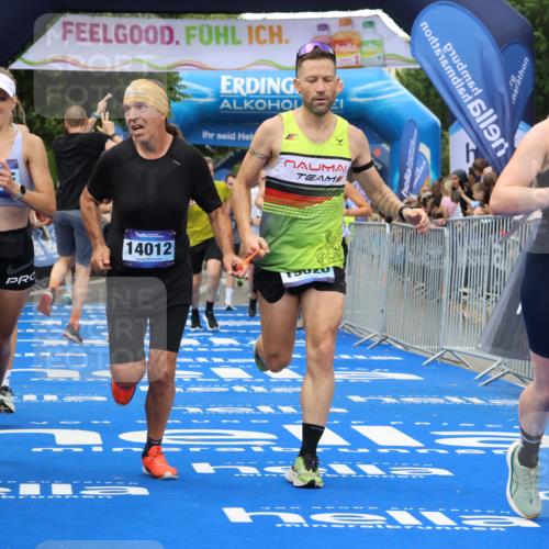 29.06.2025 - hella hamburg halbmarathon Strokosch-Dieckow http://msf.ph/oto/8358597 29.06.2025 10:51:39 Ziel 2396, 5008, 6286, 7224, 8710, 8819, 10691, 12224, 13327, 14012, 14458, 15496, 15727, 15831, 15899, 17682, 19007, 19020, 19053 meine-sportfotos.de