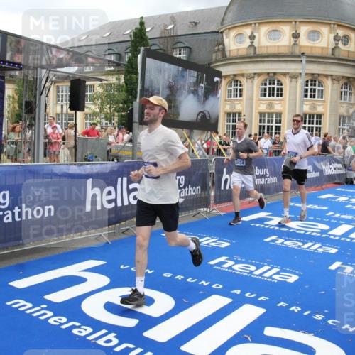 29.06.2025 - hella hamburg halbmarathon Michael Strokosch http://msf.ph/oto/8358609 29.06.2025 10:54:38 Ziel 2474, 3794, 5259, 8798, 9012, 10040, 10368, 10376, 12607, 15146 meine-sportfotos.de
