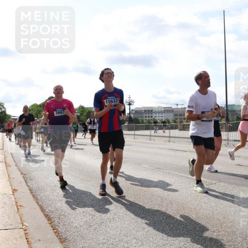 29.06.2025 - hella hamburg halbmarathon Lena Gebhardt http://msf.ph/oto/8358620 29.06.2025 10:01:31 Lombardsbrücke 3663, 15637, 151, 1130, 1184, 1329, 1387, 1420, 1464, 1653, 1722, 1724, 1729, 1881, 1940, 2006, 2091, 2167, 2354, 2363, 2490, 2591, 2806, 2936, 2957, 3039, 3199, 3425, 3663, 4068, 4249, 4319, 4322, 4328, 4370, 4649, 4663, 5547, 5570, 5602, 5603, 5675, 6087, 6281, 0000, 6302, 6487, 6591, 6835, 6921, 6924, 7287, 7846, 8030, 8045, 8046, 8191, 8392, 8578, 8691, 8822, 8926, 9932, 10188, 10281, 10301, 10383, 10576, 10915, 11043, 11465 meine-sportfotos.de