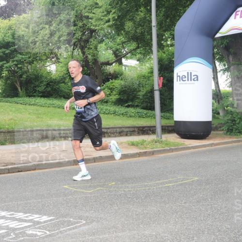 29.06.2025 - hella hamburg halbmarathon KatJ http://msf.ph/oto/8358637 29.06.2025 10:22:13 Zwischen KM18-KM19 4749, 7723 meine-sportfotos.de