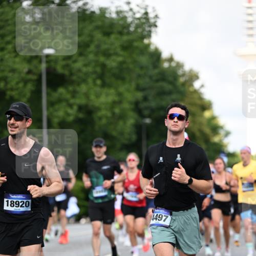 29.06.2025 - hella hamburg halbmarathon Dr. Thomas Lammeyer http://msf.ph/oto/8358650 29.06.2025 09:56:29 Kennedybrücke 1012, 1070, 1220, 1415, 1468, 1613, 1735, 1782, 2048, 2189, 2233, 2590, 2970, 3021, 3098, 3109, 3124, 3304, 3907, 3917, 3928, 4080, 4277, 4497, 4691, 4933, 4981, 5476, 5477, 5682, 6152, 6716, 7005, 7067, 7093, 7191, 7325, 7432, 7451, 7599, 7843, 7865, 8145, 8467, 8664, 8694, 8722, 9081, 9213, 9538, 9540, 10000, 10099, 10208, 10251, 10313, 10750, 10796, 10969, 11153, 11346 meine-sportfotos.de