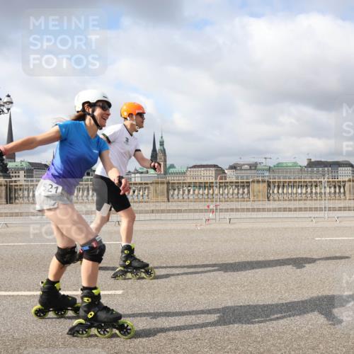 29.06.2025 - hella hamburg halbmarathon Lena Gebhardt http://msf.ph/oto/8358719 29.06.2025 09:09:36 Lombardsbrücke 521 meine-sportfotos.de