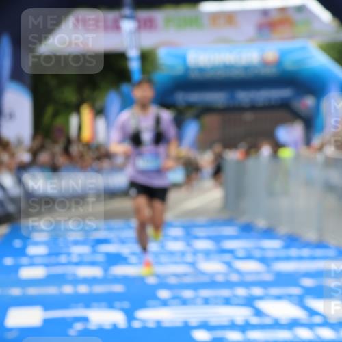 29.06.2025 - hella hamburg halbmarathon Strokosch-Dieckow http://msf.ph/oto/8358746 29.06.2025 10:29:49 Ziel 5308, 13374, 19202 meine-sportfotos.de