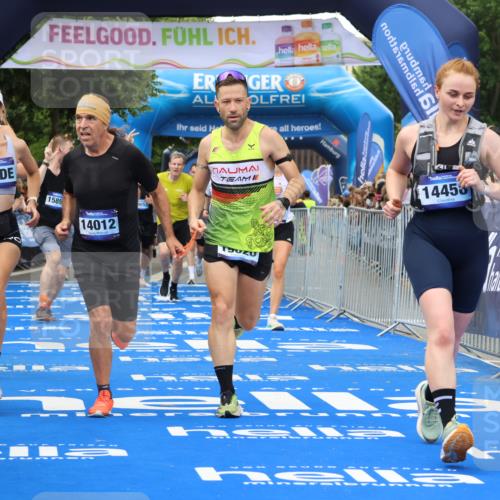 29.06.2025 - hella hamburg halbmarathon Strokosch-Dieckow http://msf.ph/oto/8358816 29.06.2025 10:51:39 Ziel 2396, 5008, 6286, 7224, 8710, 8819, 10691, 12224, 13327, 14012, 14458, 15496, 15727, 15831, 15899, 17682, 19007, 19020, 19053 meine-sportfotos.de