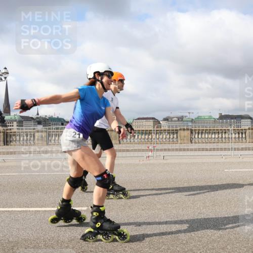 29.06.2025 - hella hamburg halbmarathon Lena Gebhardt http://msf.ph/oto/8358818 29.06.2025 09:09:36 Lombardsbrücke 521 meine-sportfotos.de