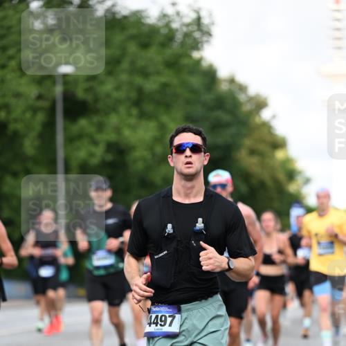 29.06.2025 - hella hamburg halbmarathon Dr. Thomas Lammeyer http://msf.ph/oto/8358893 29.06.2025 09:56:30 Kennedybrücke 1012, 1070, 1415, 1468, 1613, 1735, 1782, 2048, 2189, 2233, 2590, 2970, 3021, 3098, 3109, 3124, 3304, 3907, 3917, 3928, 4080, 4277, 4497, 4691, 4933, 4981, 5476, 5477, 5682, 6152, 6716, 7005, 7067, 7093, 7191, 7325, 7451, 7599, 7843, 7865, 8145, 8467, 8664, 8694, 8722, 9081, 9213, 9232, 9374, 9538, 9540, 10000, 10099, 10208, 10313, 10750, 10796, 10969, 11153, 11291, 11346 meine-sportfotos.de