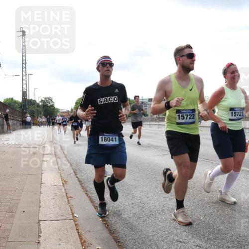 29.06.2025 - hella hamburg halbmarathon Lena Gebhardt http://msf.ph/oto/8358959 29.06.2025 10:14:03 Lombardsbrücke 18041, 15722, 15721, 1131, 1194, 1480, 1890, 2055, 2359, 2721, 2904, 2987, 3939, 4001, 4032, 4795, 4962, 5232, 5631, 5719, 6026, 6089, 6287, 6710, 6717, 7209, 7442, 7462, 7913, 7991, 8001, 8057, 8409, 8673, 8892, 9128, 9631, 9845, 9886, 10442, 10443, 10977, 11441, 11987, 12313, 12797, 12928, 12929, 12938, 13285, 13788, 15085, 15482, 15663, 15721, 15722, 15840, 16491, 17439, 17472, 17985, 18041, 18236, 18239 meine-sportfotos.de
