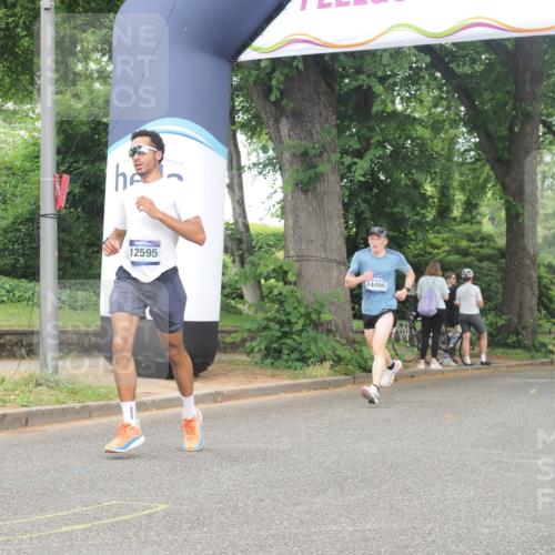 29.06.2025 - hella hamburg halbmarathon KatJ http://msf.ph/oto/8358962 29.06.2025 10:22:18 Zwischen KM18-KM19 7723 meine-sportfotos.de