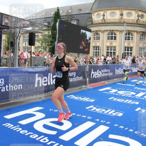 29.06.2025 - hella hamburg halbmarathon Michael Strokosch http://msf.ph/oto/8359110 29.06.2025 10:54:43 Ziel 1125, 1496, 2561, 3310, 7478, 8449, 9012, 10040, 10368, 10376, 12489, 13147, 14239, 15389, 15408, 15584, 17231, 17765, 19000 meine-sportfotos.de