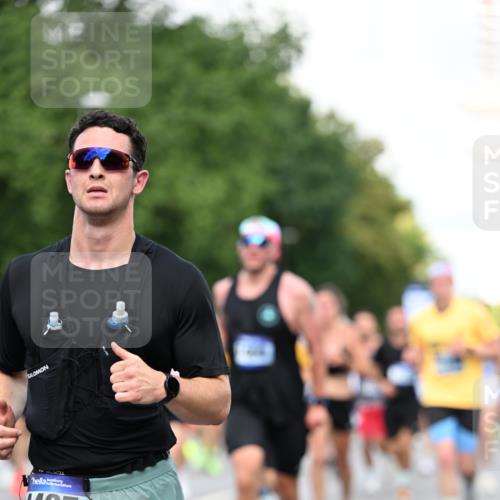 29.06.2025 - hella hamburg halbmarathon Dr. Thomas Lammeyer http://msf.ph/oto/8359115 29.06.2025 09:56:31 Kennedybrücke 1012, 1070, 1415, 1468, 1613, 1735, 1782, 2048, 2189, 2233, 2590, 2970, 3021, 3098, 3109, 3124, 3304, 3907, 3917, 3928, 4080, 4277, 4497, 4691, 4933, 4981, 5476, 5477, 5682, 6152, 6716, 7005, 7067, 7093, 7191, 7325, 7451, 7599, 7843, 7865, 8145, 8467, 8664, 8694, 8704, 8722, 9081, 9213, 9232, 9374, 9538, 9540, 10000, 10208, 10313, 10750, 10796, 10969, 11153, 11291, 11346 meine-sportfotos.de