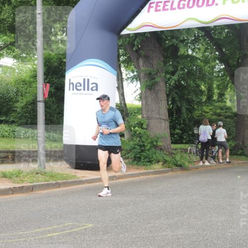 29.06.2025 - hella hamburg halbmarathon KatJ http://msf.ph/oto/8359175 29.06.2025 10:22:19 Zwischen KM18-KM19 7723 meine-sportfotos.de