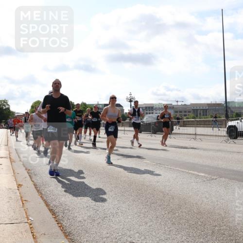 29.06.2025 - hella hamburg halbmarathon Lena Gebhardt http://msf.ph/oto/8359228 29.06.2025 10:01:33 Lombardsbrücke 4322, 4649, 13551, 6281, 1675, 17441, 1130, 1184, 1329, 1387, 1420, 1464, 1653, 1722, 1724, 1729, 1881, 1940, 2006, 2091, 2167, 2354, 2363, 2490, 2591, 2806, 2936, 2957, 3039, 3199, 3425, 3663, 4068, 4249, 4319, 4322, 4328, 4370, 4649, 4663, 5547, 5570, 5602, 5603, 5675, 6087, 6281, 0000, 6302, 6487, 6591, 6835, 6921, 6924, 7287, 7846, 8030, 8045, 8046, 8191, 8392, 8578, 8691, 8822, 8926, 9932, 10281, 10301, 10383, 10576, 10882, 10915, 11043, 11465 meine-sportfotos.de