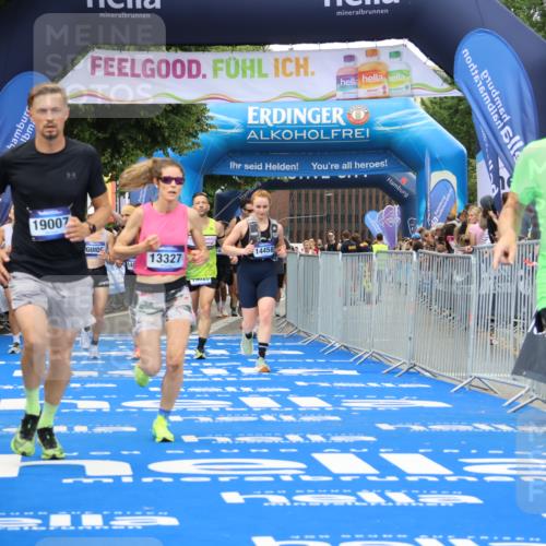 29.06.2025 - hella hamburg halbmarathon Strokosch-Dieckow http://msf.ph/oto/8359275 29.06.2025 10:51:35 Ziel 1335, 5008, 7943, 10691, 13327, 13403, 14012, 14458, 15496, 15899, 19007, 19020 meine-sportfotos.de