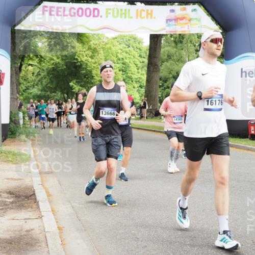 29.06.2025 - hella hamburg halbmarathon MichiJ http://msf.ph/oto/8359321 29.06.2025 10:42:29 Zwischen KM18-KM19 1834, 1877, 4616, 4772, 6891, 7594, 7976, 12523, 12544, 13666, 14365, 16108, 16176, 16334, 17603, 17740, 17940, 18495 meine-sportfotos.de