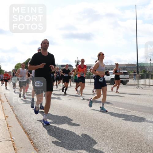 29.06.2025 - hella hamburg halbmarathon Lena Gebhardt http://msf.ph/oto/8359332 29.06.2025 10:01:34 Lombardsbrücke 4322, 4649, 16367, 6281, 1130, 1184, 1329, 1387, 1420, 1464, 1653, 1722, 1724, 1729, 1881, 1940, 2006, 2091, 2167, 2354, 2363, 2490, 2591, 2806, 2936, 2957, 3039, 3199, 3425, 3663, 4068, 4249, 4319, 4322, 4328, 4370, 4649, 4663, 5547, 5570, 5602, 5603, 5675, 6087, 6281, 0000, 6302, 6591, 6835, 6921, 6924, 7287, 7846, 8030, 8045, 8046, 8191, 8392, 8578, 8691, 8822, 8926, 9230, 9932, 10281, 10301, 10383, 10576, 10882, 10915, 11043, 11465 meine-sportfotos.de