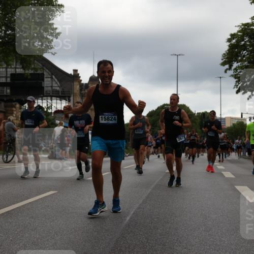 29.06.2025 - hella hamburg halbmarathon Yannick Fuchs http://msf.ph/oto/8359369 29.06.2025 10:53:09 20KM 1285, 1642, 2006, 2348, 2584, 2677, 2957, 2978, 3181, 3279, 3983, 4088, 4592, 5347, 5633, 5885, 6087, 6202, 6208, 6220, 6438, 6636, 6997, 7031, 7223, 7476, 8290, 8929, 9655, 10036, 10759, 10896, 10943, 11935, 11938, 12206, 12261, 12564, 12633, 12862, 13407, 13583, 13761, 14375, 14567, 14631, 14732, 14902, 14965, 15232, 15240, 15263, 15284, 15824, 16160, 16341, 16563, 16910, 16980, 17017, 17346, 17503, 17630, 18153, 18232, 18266, 18327, 18467, 18954, 19015, 19160 meine-sportfotos.de