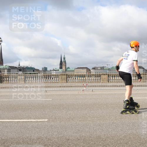 29.06.2025 - hella hamburg halbmarathon Lena Gebhardt http://msf.ph/oto/8359382 29.06.2025 09:09:37 Lombardsbrücke 20380, 0521, 52 meine-sportfotos.de