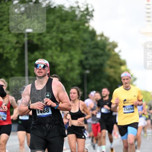 29.06.2025 - hella hamburg halbmarathon Dr. Thomas Lammeyer http://msf.ph/oto/8359432 29.06.2025 09:56:32 Kennedybrücke 1012, 1070, 1415, 1468, 1613, 1735, 1782, 2048, 2189, 2233, 2590, 2970, 3021, 3098, 3109, 3124, 3304, 3907, 3917, 3928, 4080, 4277, 4497, 4691, 4933, 4981, 5476, 5477, 5623, 5682, 6152, 6716, 7005, 7067, 7093, 7191, 7325, 7451, 7599, 7843, 7865, 8145, 8467, 8664, 8694, 8704, 8722, 9081, 9213, 9232, 9374, 9538, 9540, 10000, 10208, 10246, 10313, 10750, 10796, 10969, 11153, 11291, 11346 meine-sportfotos.de