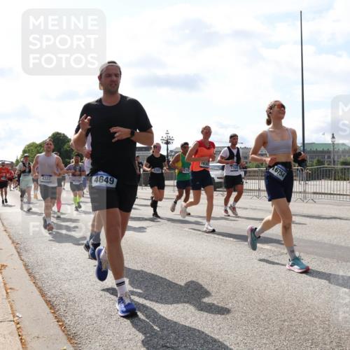 29.06.2025 - hella hamburg halbmarathon Lena Gebhardt http://msf.ph/oto/8359436 29.06.2025 10:01:34 Lombardsbrücke 4322, 18717, 4649, 16367, 17441, 6281, 8392, 16754, 1130, 1184, 1329, 1387, 1420, 1464, 1653, 1722, 1724, 1729, 1881, 1940, 2006, 2091, 2167, 2354, 2363, 2490, 2591, 2806, 2936, 2957, 3039, 3199, 3425, 3663, 4068, 4249, 4319, 4322, 4328, 4370, 4649, 4663, 5547, 5570, 5602, 5603, 5675, 6087, 6281, 0000, 6302, 6591, 6835, 6921, 6924, 7287, 7846, 8030, 8045, 8046, 8191, 8392, 8578, 8691, 8822, 8926, 9230, 9932, 10281, 10301, 10383, 10576, 10882, 10915, 11043, 11465 meine-sportfotos.de
